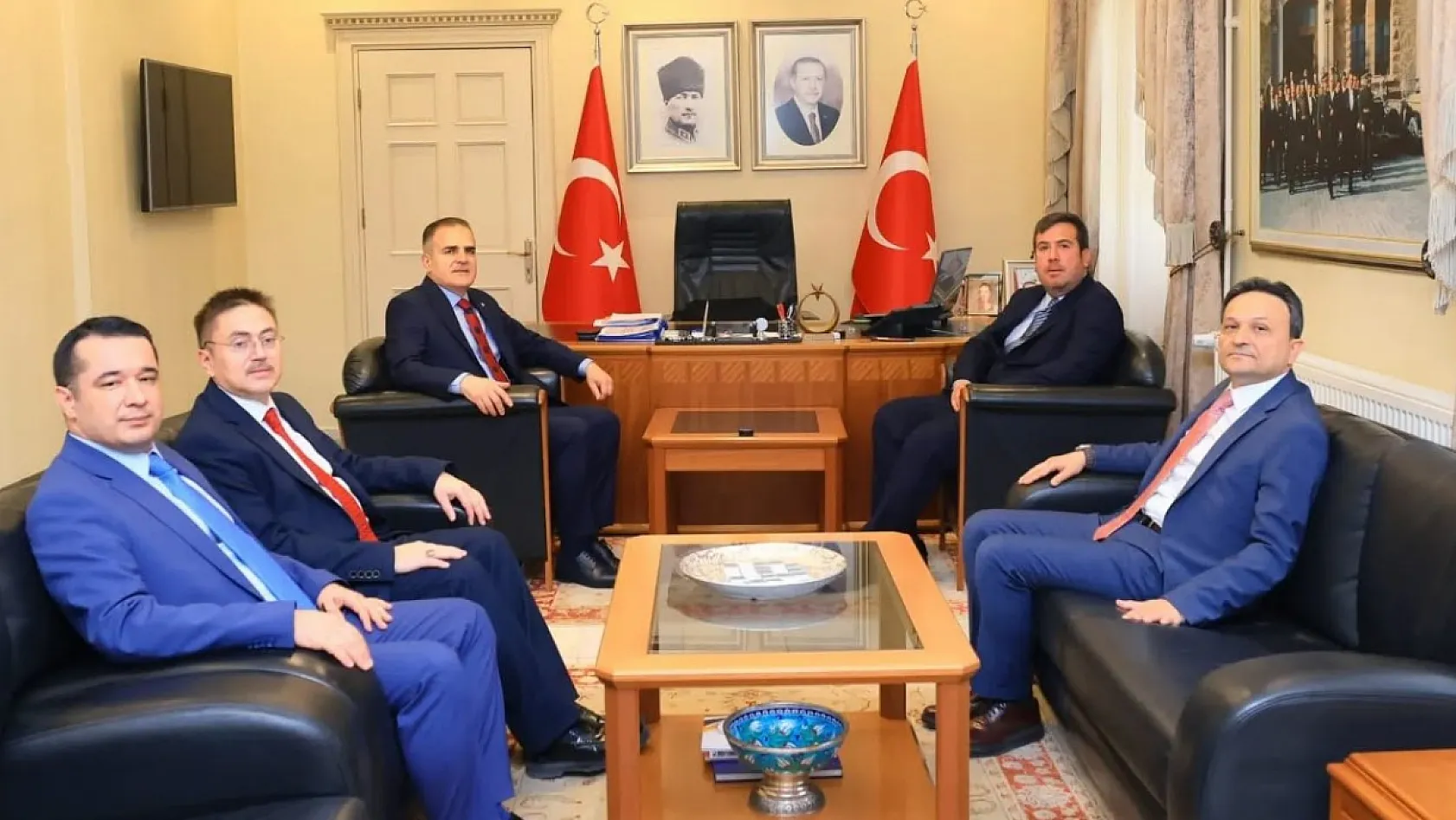 Adalet Bakanlığı heyeti, Vali Akbıyık ile görüştü