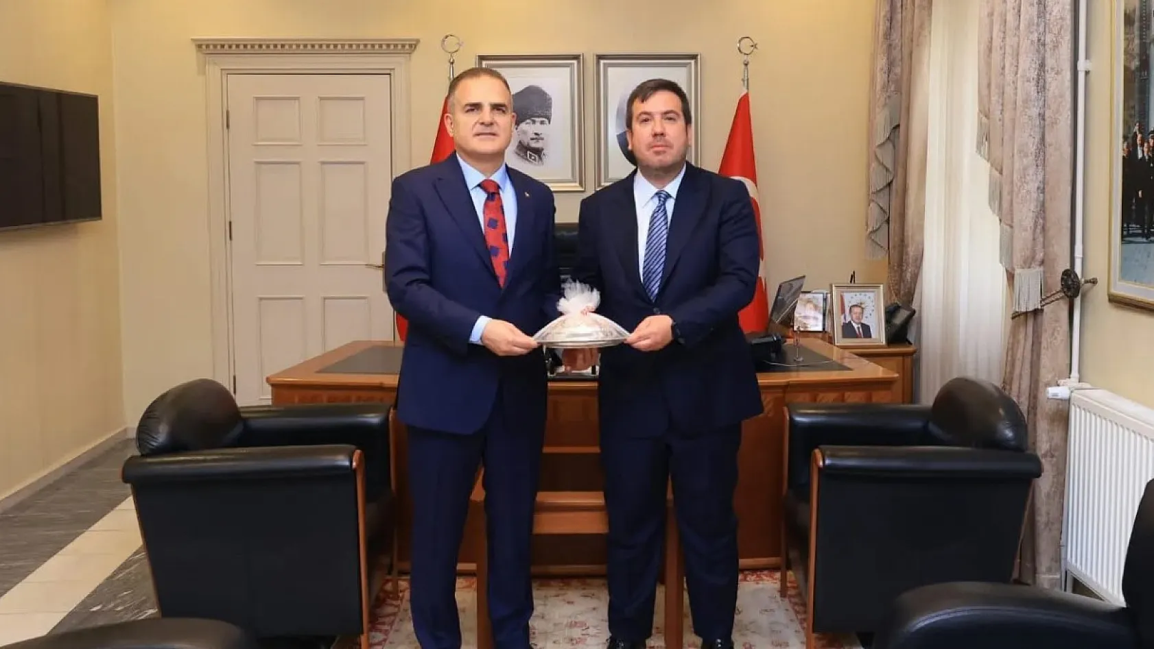 Adalet Bakanlığı heyeti, Vali Akbıyık ile görüştü