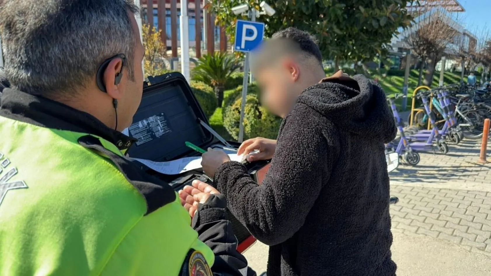 Fethiye'de tek yön sokağa ters girişlere denetim