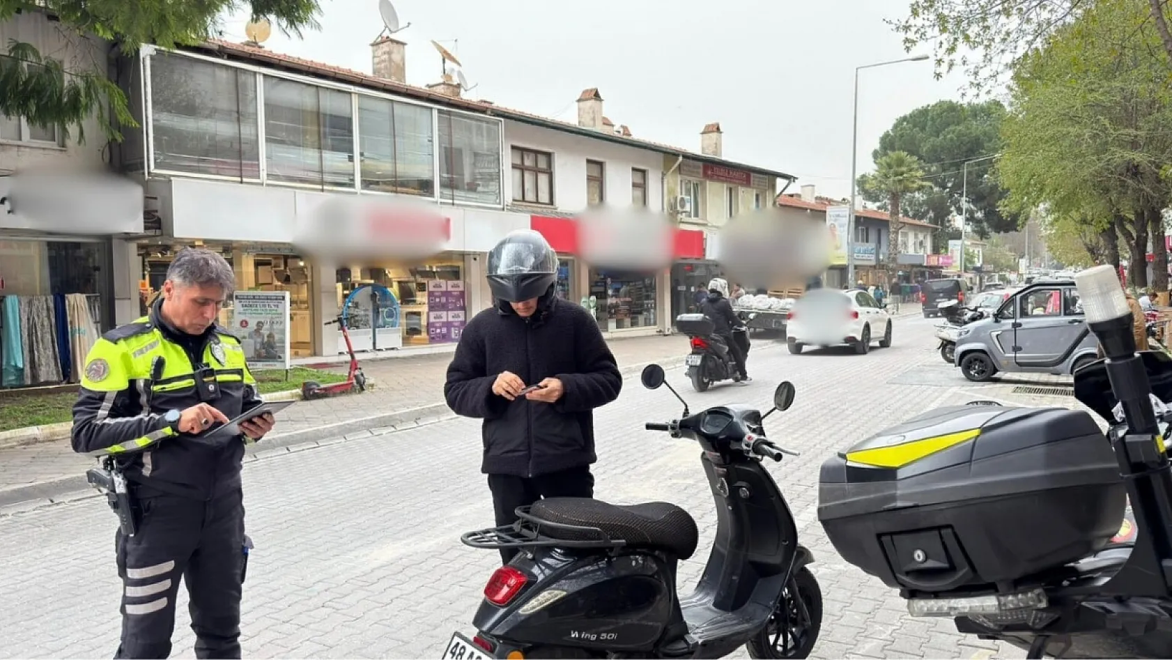 Fethiye Çarşı Caddesi'nde motosikletlere sıkı kontrol