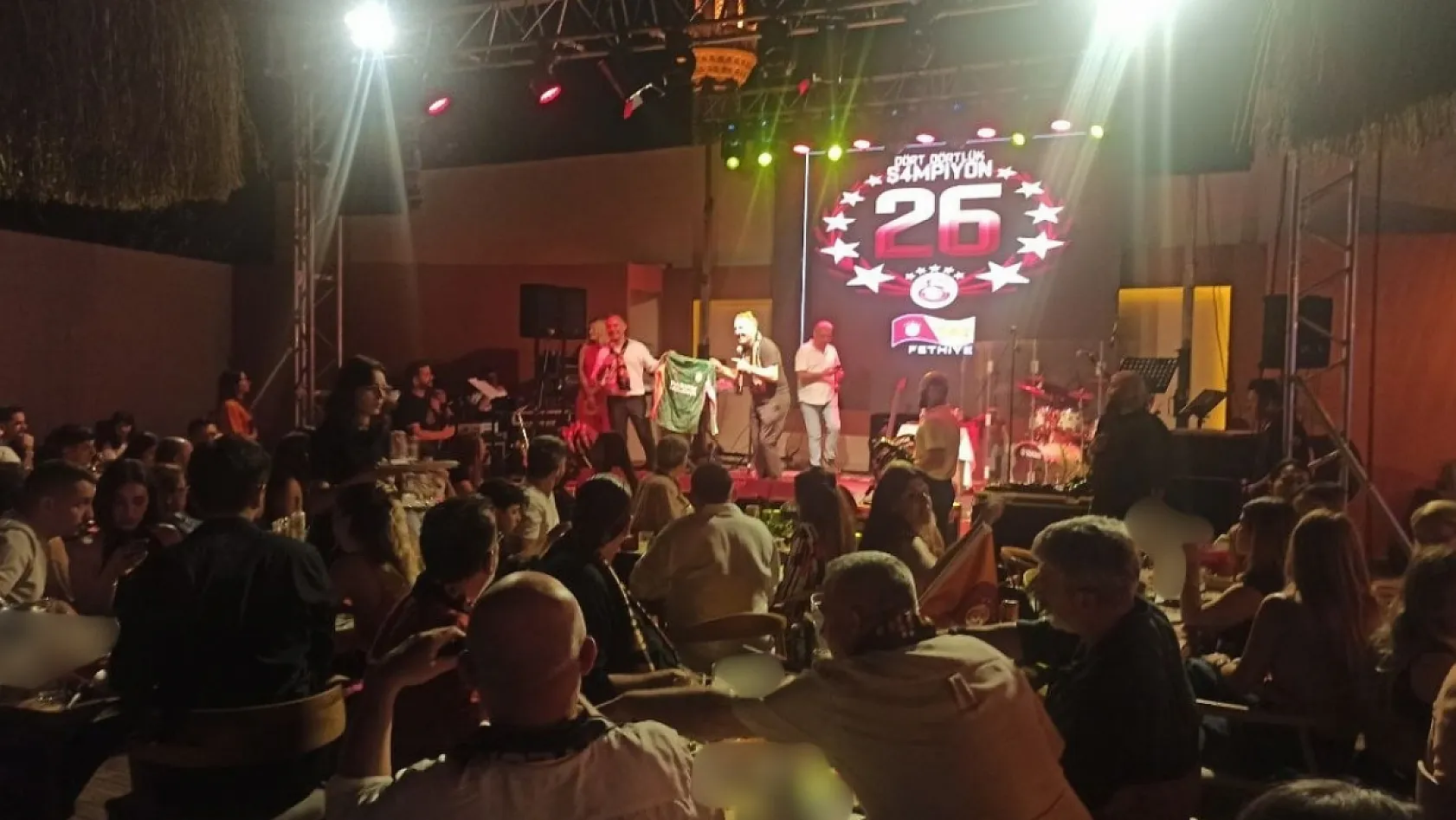 Fethiye'de Galatasaray Coşkusu: 26. Şampiyonluk ve Derneğin 10. Yılı Aynı Gecede Kutlandı