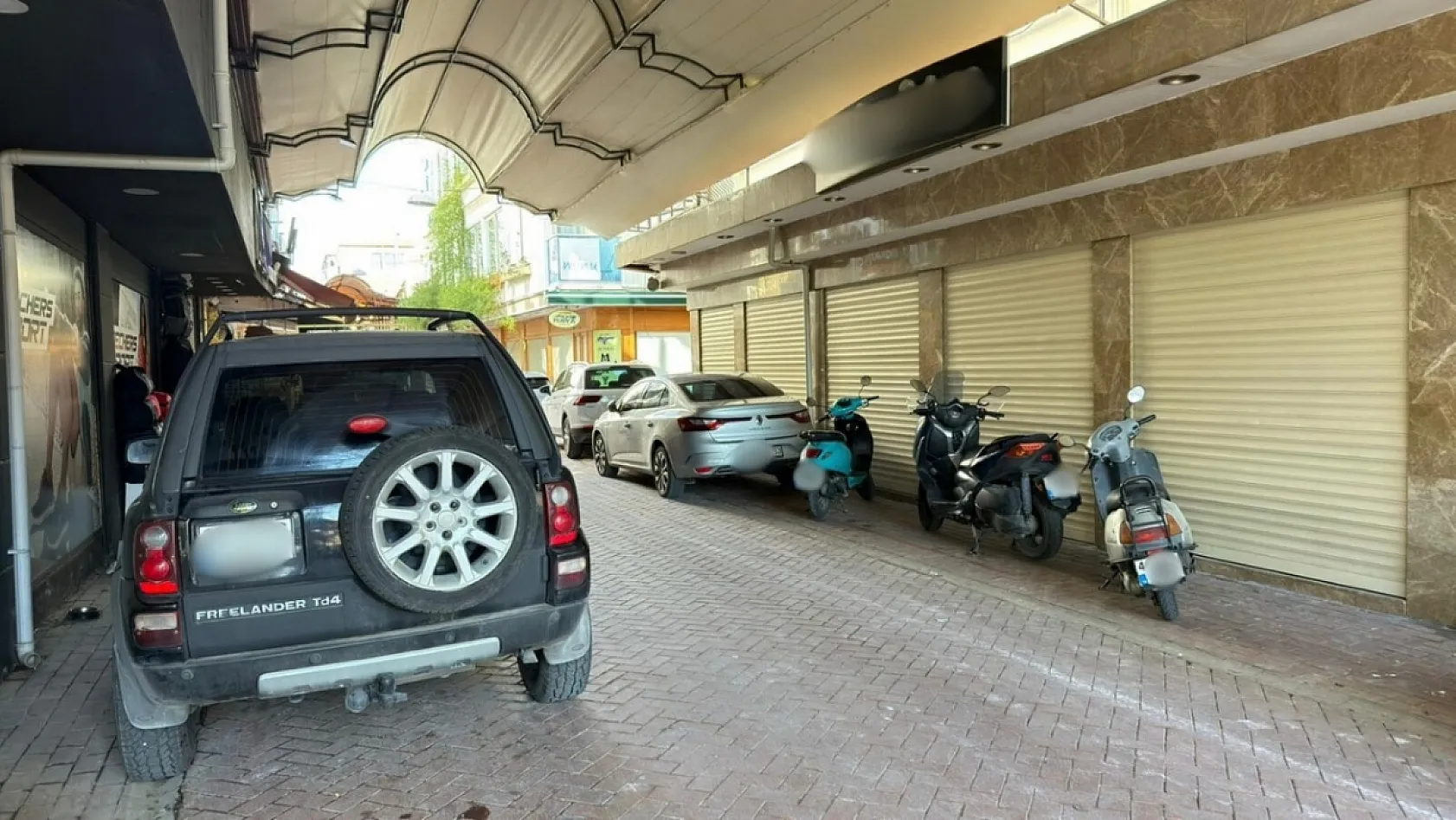 Fethiye Paspatur Çarşısı: Yazın izdiham, kışın otopark!