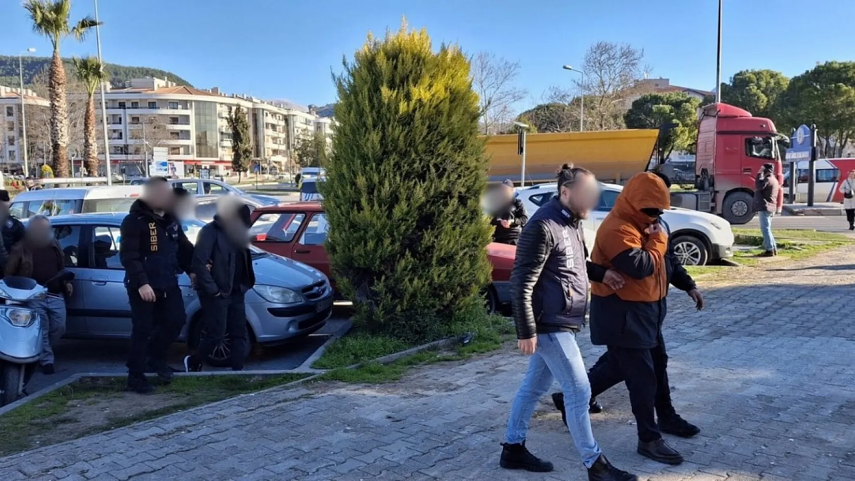 Muğla'daki Sakaraltı Sakarüstü Operasyonu'nun Şüphelileri Adliyede