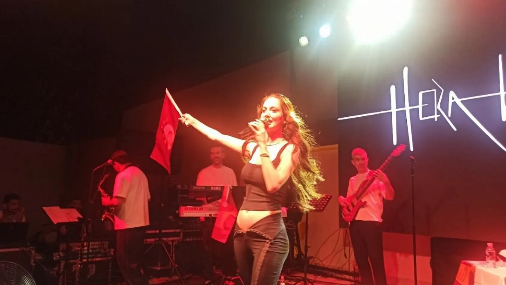 Fethiye'de Galatasaray Coşkusu: 26. Şampiyonluk ve Derneğin 10. Yılı Aynı Gecede Kutlandı