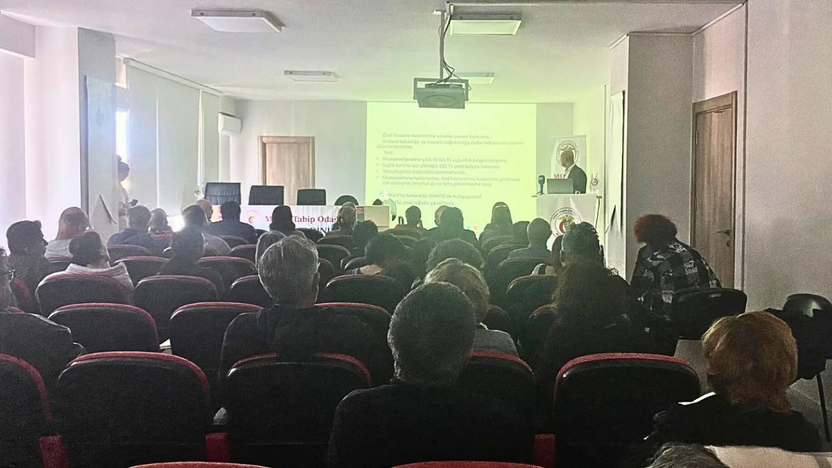 Fethiye'de hekimler buluştu: Sağlıkta şiddet ve sağlık turizmi masaya yatırıldı