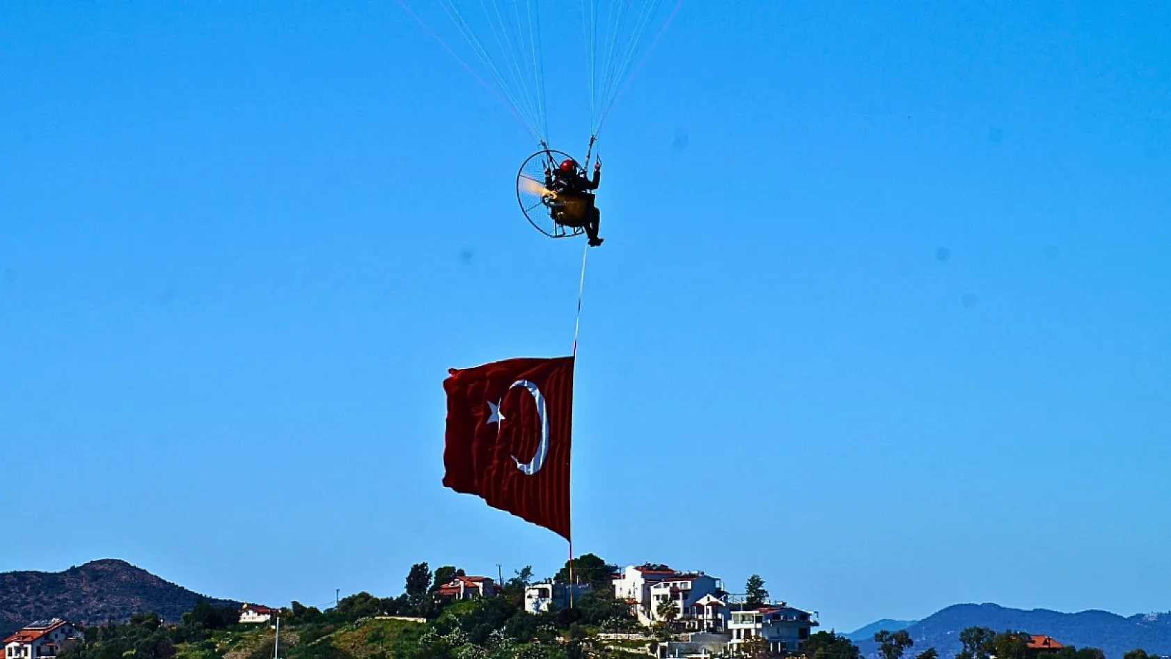 Fethiye, İlk Türk Hava Şehidi Fethi Bey'i saygıyla andı
