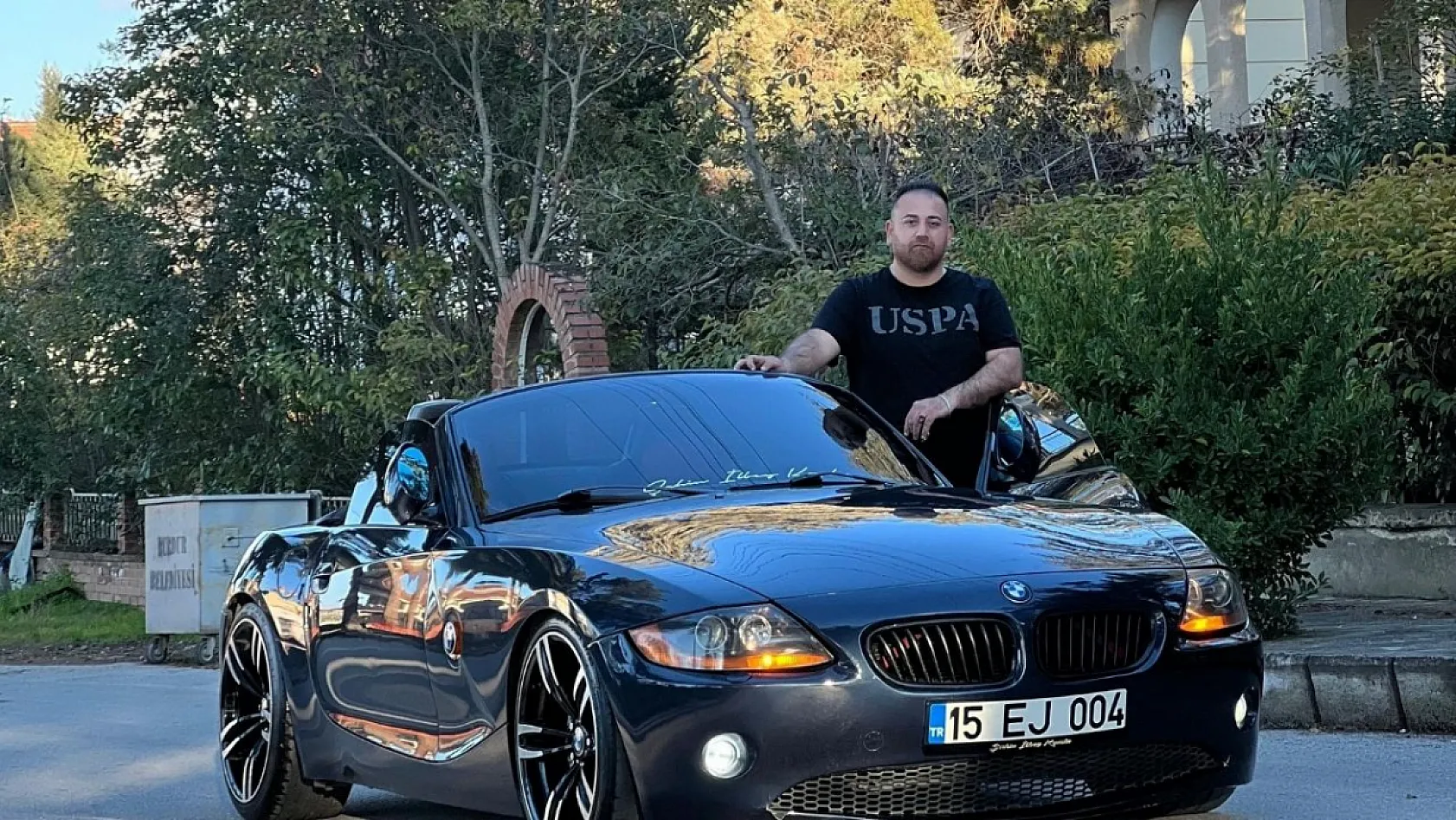 Oto yıkamacıya verdiği lüks otomobili 150 bin TL hasarla geri aldı