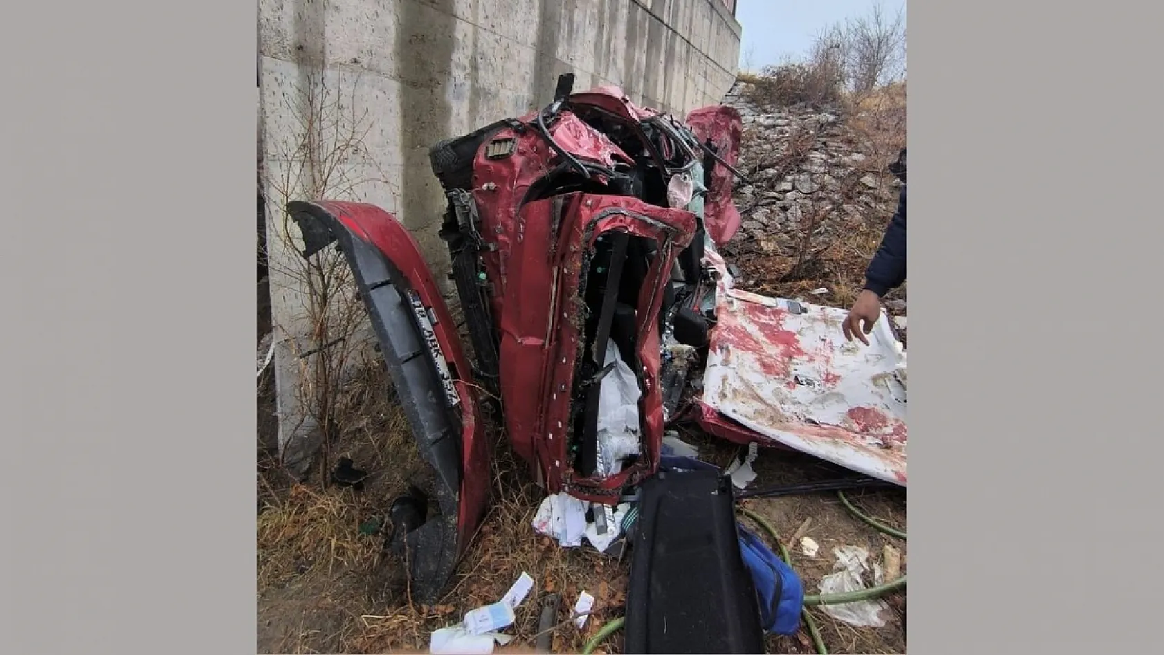 Otomobil şarampole uçtu: 5 ölü