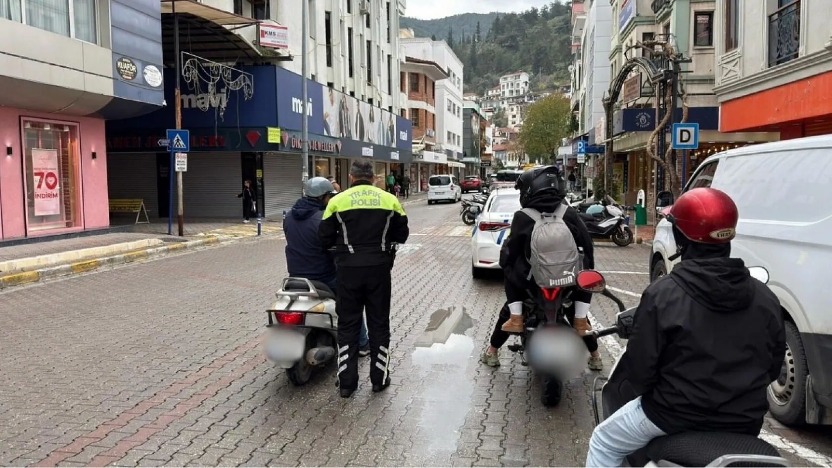 Fethiye Kandönmezler Kavşağı'nda motosiklet sürücülerine sıkı denetim