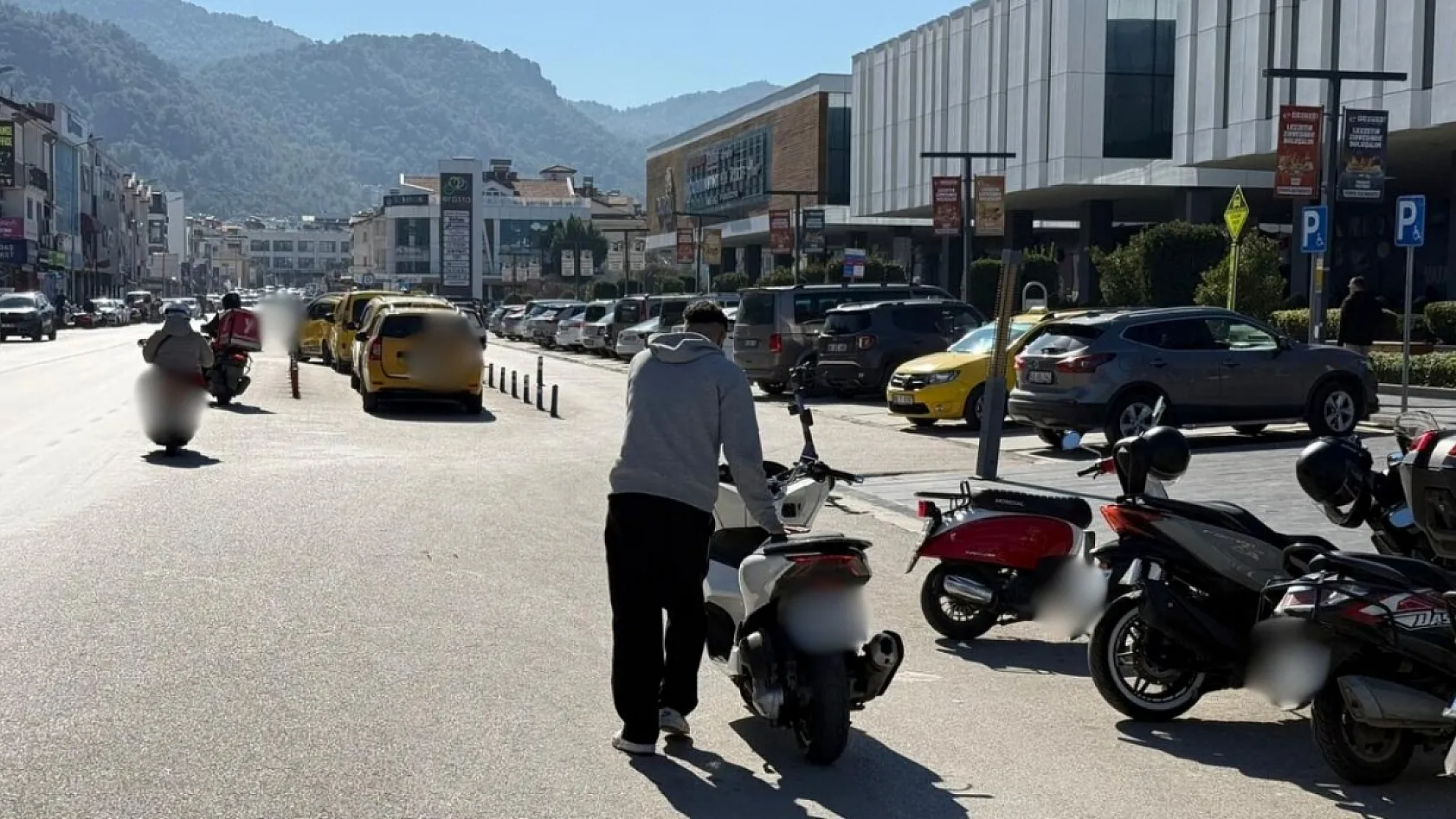 Fethiye'de tek yön sokağa ters girişlere denetim