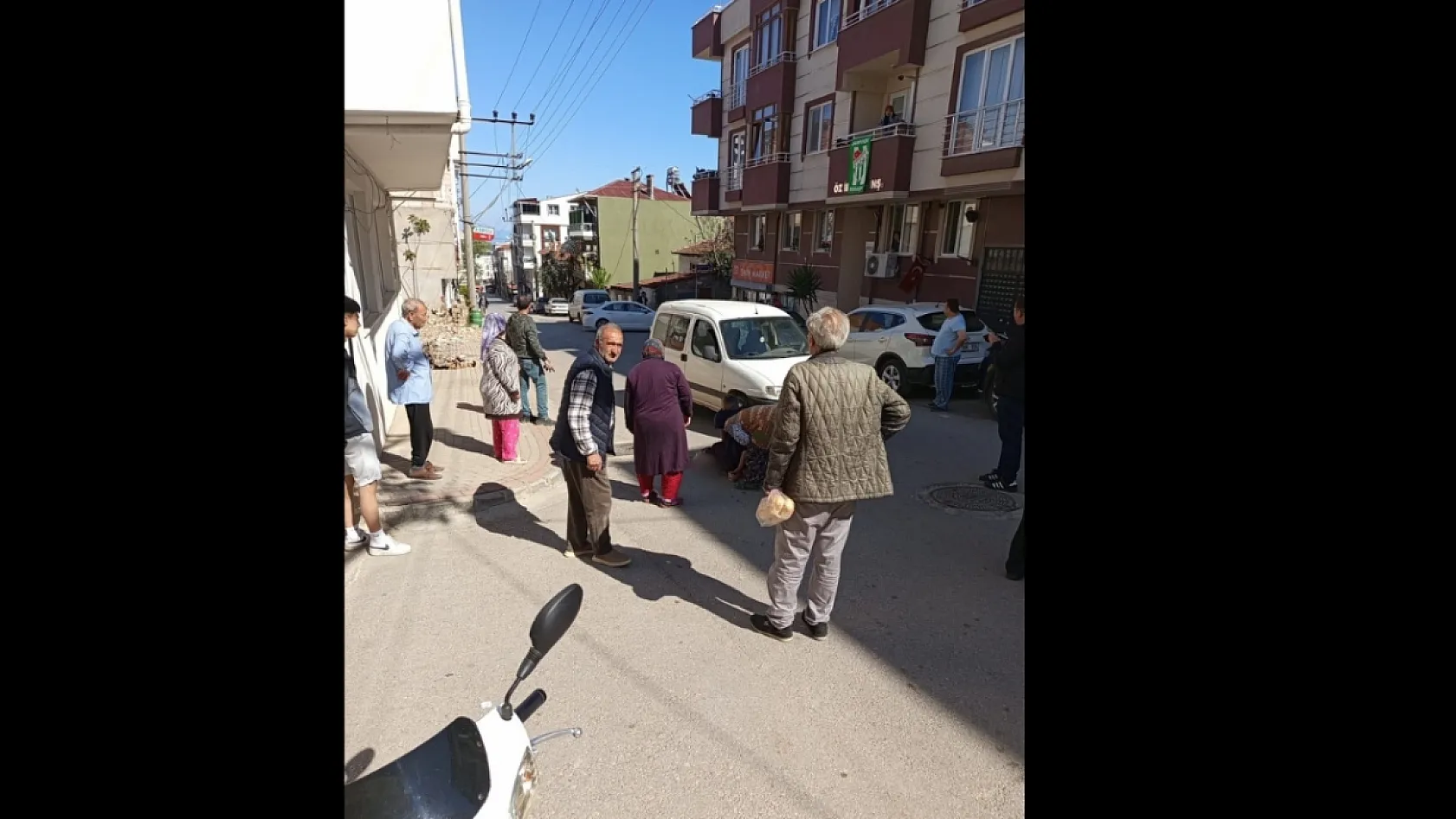 Yolun karşısına geçerken ticari aracın çarptığı yaşlı kadın hayatını kaybetti