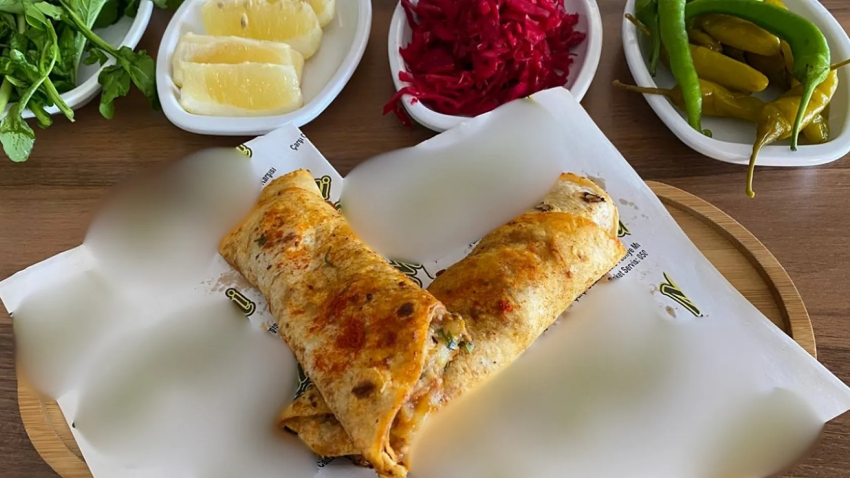 Fethiye'de 20 yıllık ustadan Türkiye'de bir ilk: Patlıcanlı tantuni