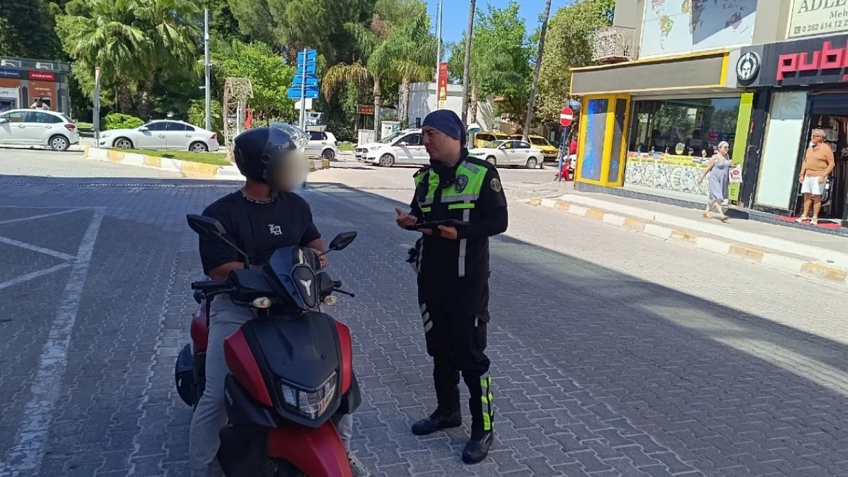 Fethiye'de Motosiklet Sürücülerine Sıkı Denetim: Kask ve Koruyucu Ekipman Kontrolü Yapıldı