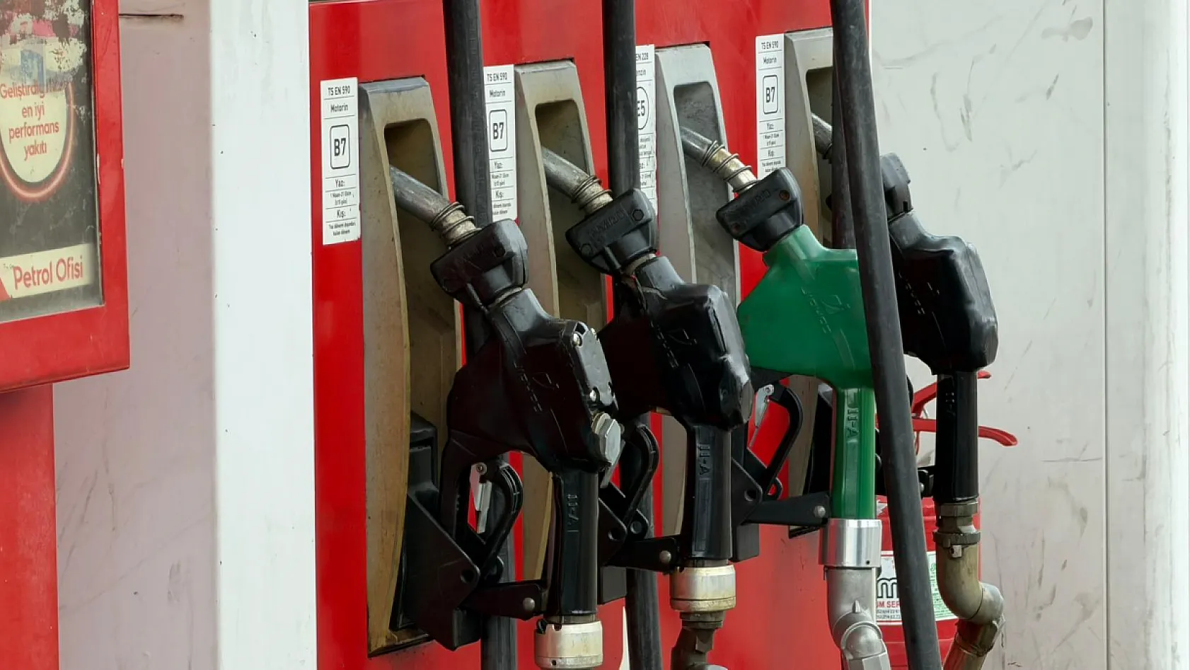 Akaryakıt nereye gidiyor? Fethiye'de motorin 80 TL'yi aştı