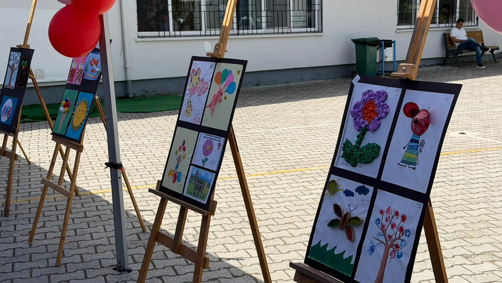 Akıncı Özel Eğitim Uygulama Okulu Destekçilere Plaket Verdi