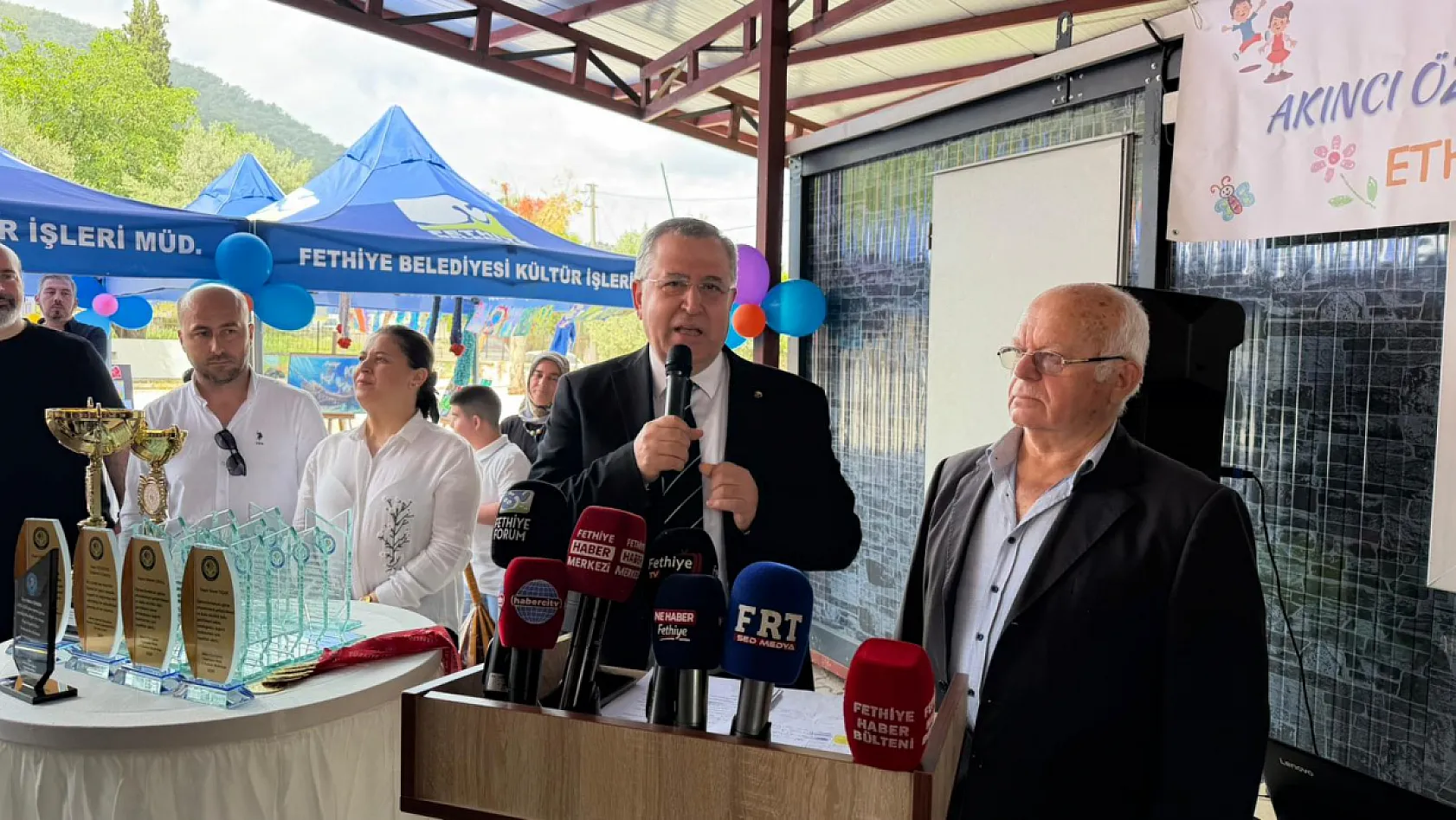 Akıncı Özel Eğitim Uygulama Okulu Destekçilere Plaket Verdi