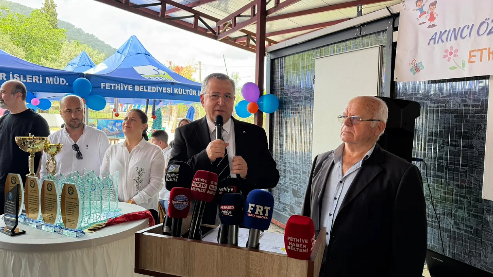 Akıncı Özel Eğitim Uygulama Okulu Destekçilere Plaket Verdi