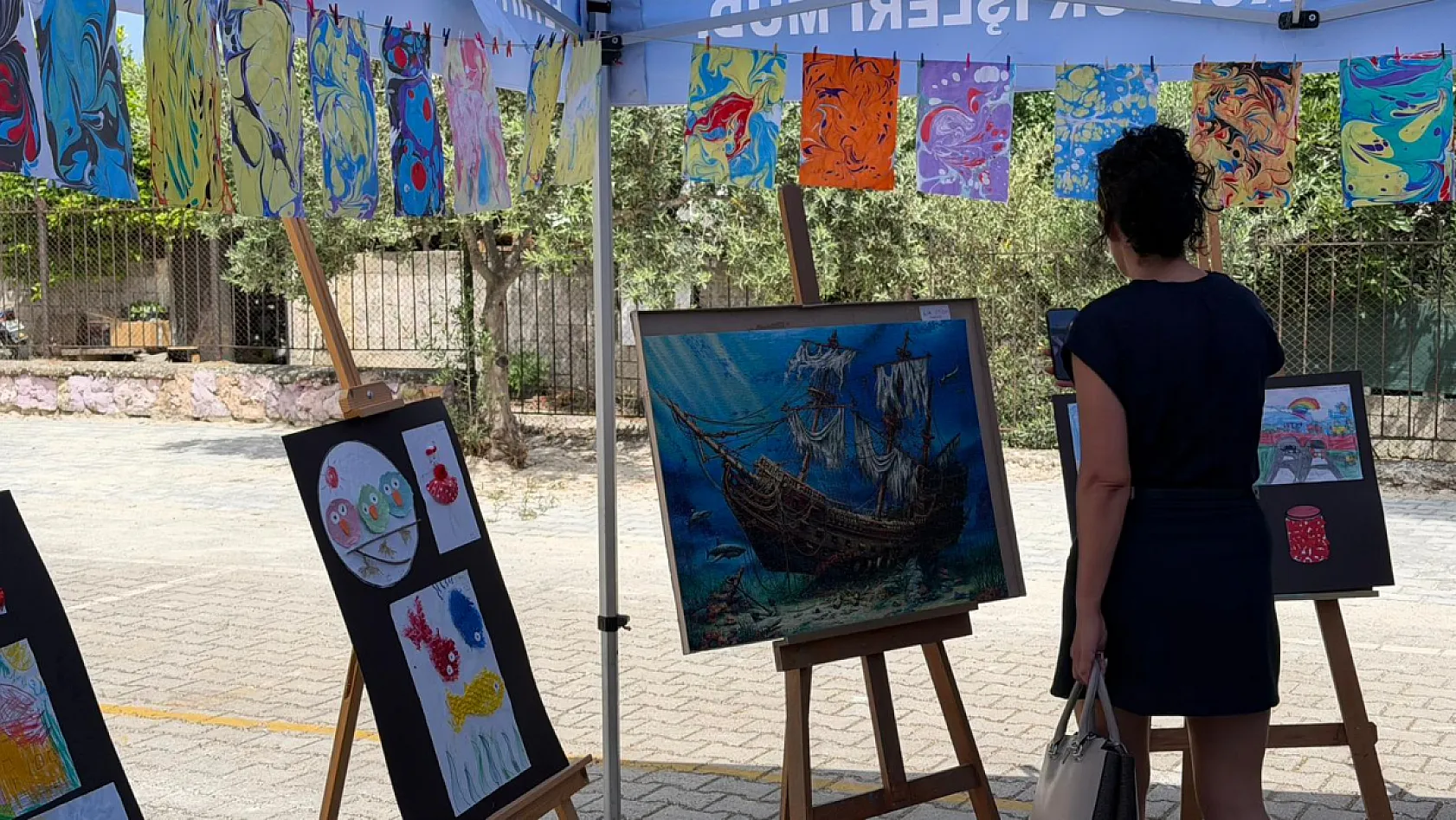 Akıncı Özel Eğitim Uygulama Okulu Destekçilere Plaket Verdi