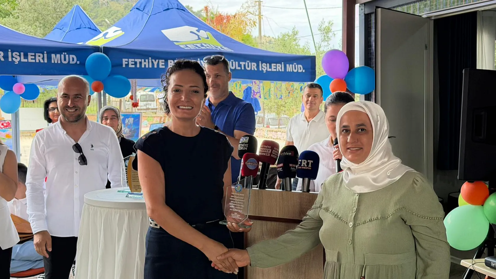 Akıncı Özel Eğitim Uygulama Okulu Destekçilere Plaket Verdi