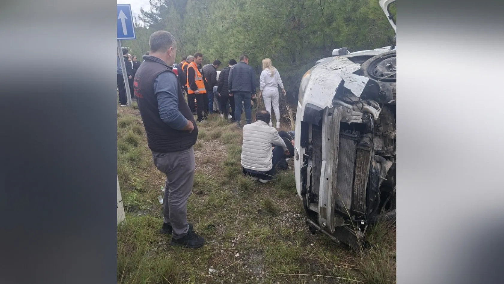 Akseki-Manavgat Karayolu'nda hafif ticari araç şarampole devrildi: 1'i ağır 6 yaralı