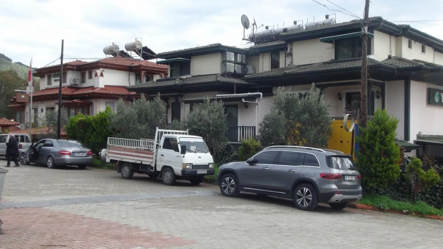 Akyaka'daki Ahşap Yapılar Kurtuldu: Yangın Yönetmeliğinde Yeni Çözüm