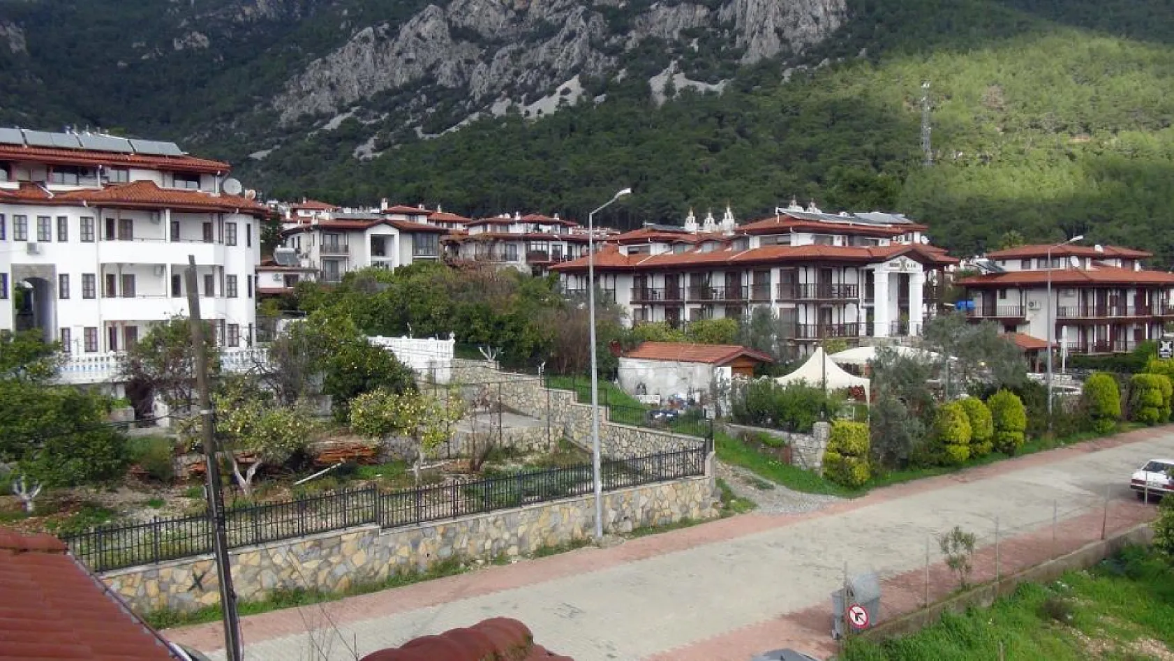 Akyaka'daki Ahşap Yapılar Kurtuldu: Yangın Yönetmeliğinde Yeni Çözüm