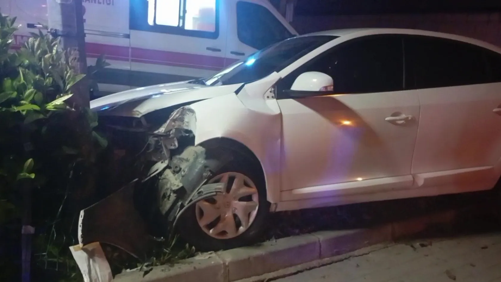 Alkollü sürücü kazaya neden oldu, araçlar hurdaya döndü
