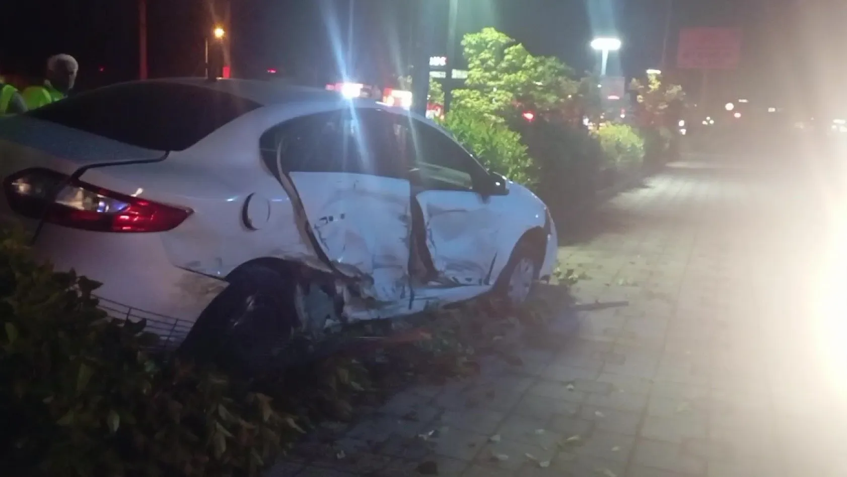 Alkollü sürücü kazaya neden oldu, araçlar hurdaya döndü