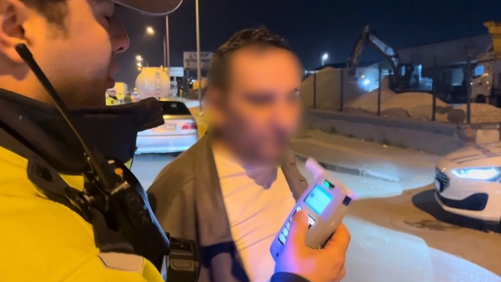 Alkollü yakalandı, polise hakaretten gözaltına alındı