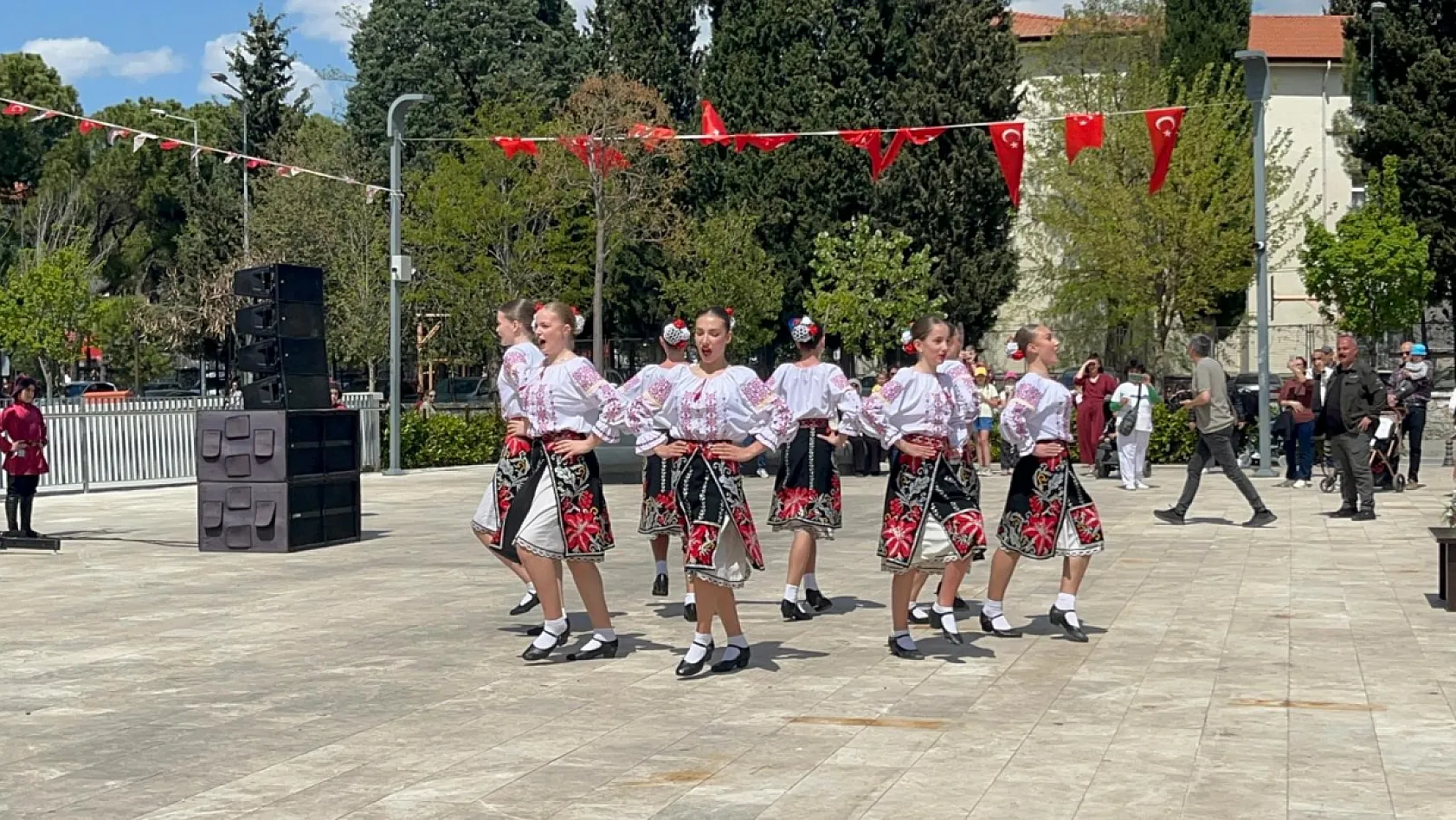 Altı ülkenin çocukları Muğla'da aynı sahneyi paylaştı