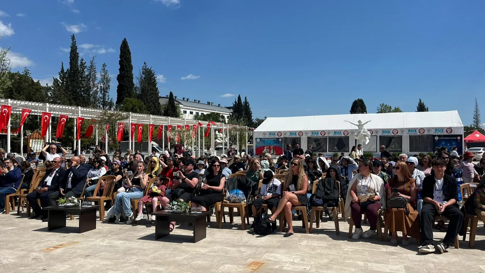 Altı ülkenin çocukları Muğla'da aynı sahneyi paylaştı
