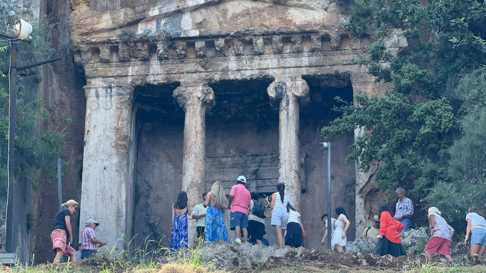 Amintas Kaya Mezarları'na kruvaziyer bereketi: Turistler Fethiye'de tarihe akın etti