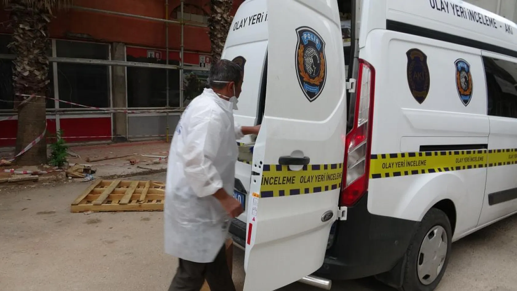 Antalya'da 2 gündür işe gitmeyen havalimanı çalışanı evinde ölü bulundu