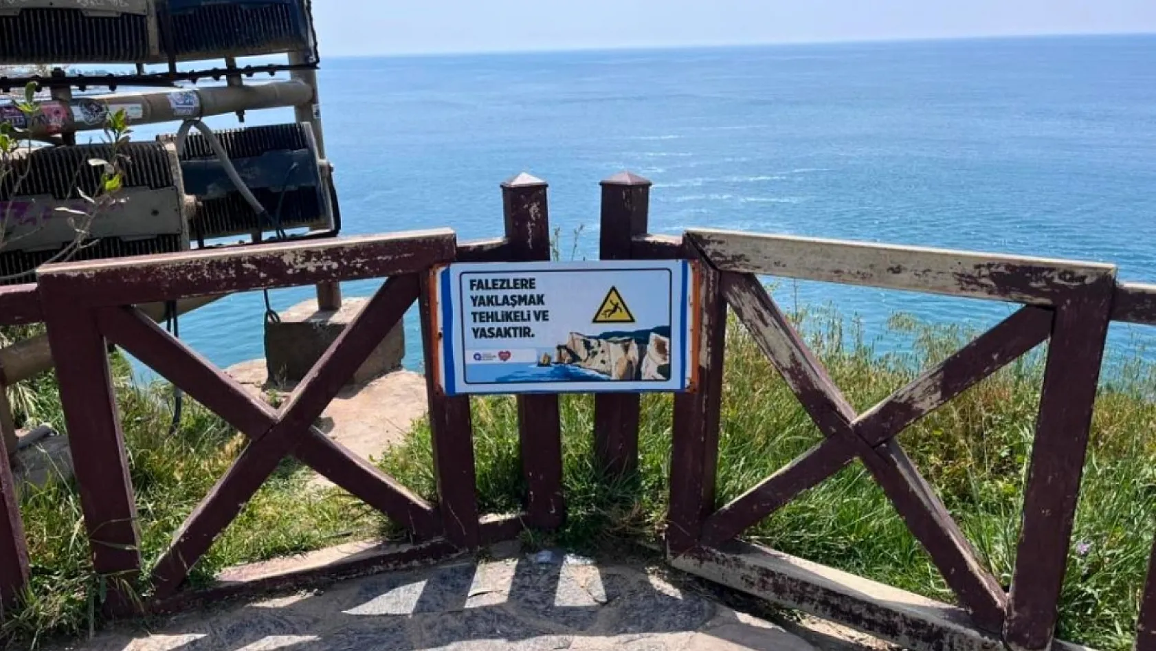 Antalya'da 40 metrelik falezlerden düşen ABD uyruklu turist hayatını kaybetti