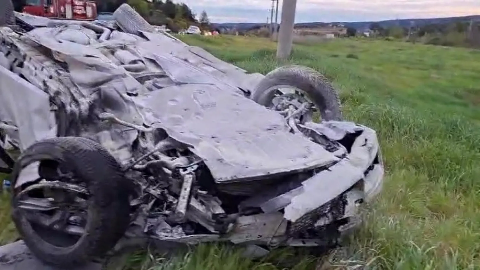 Antalya'da bayram yolunda feci kaza: Otomobiller kafa kafaya çarpıştı, 7 kişi yaralandı