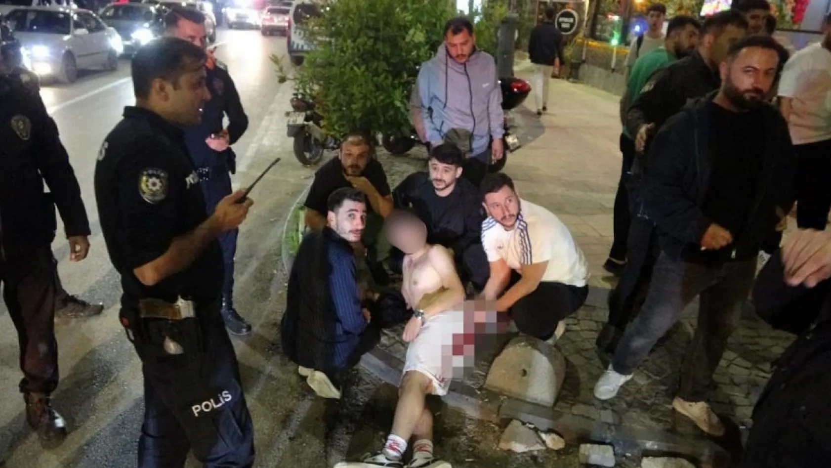 Antalya'da derbi galibiyetini kutlayan bir taraftar bıçakla yaralandı