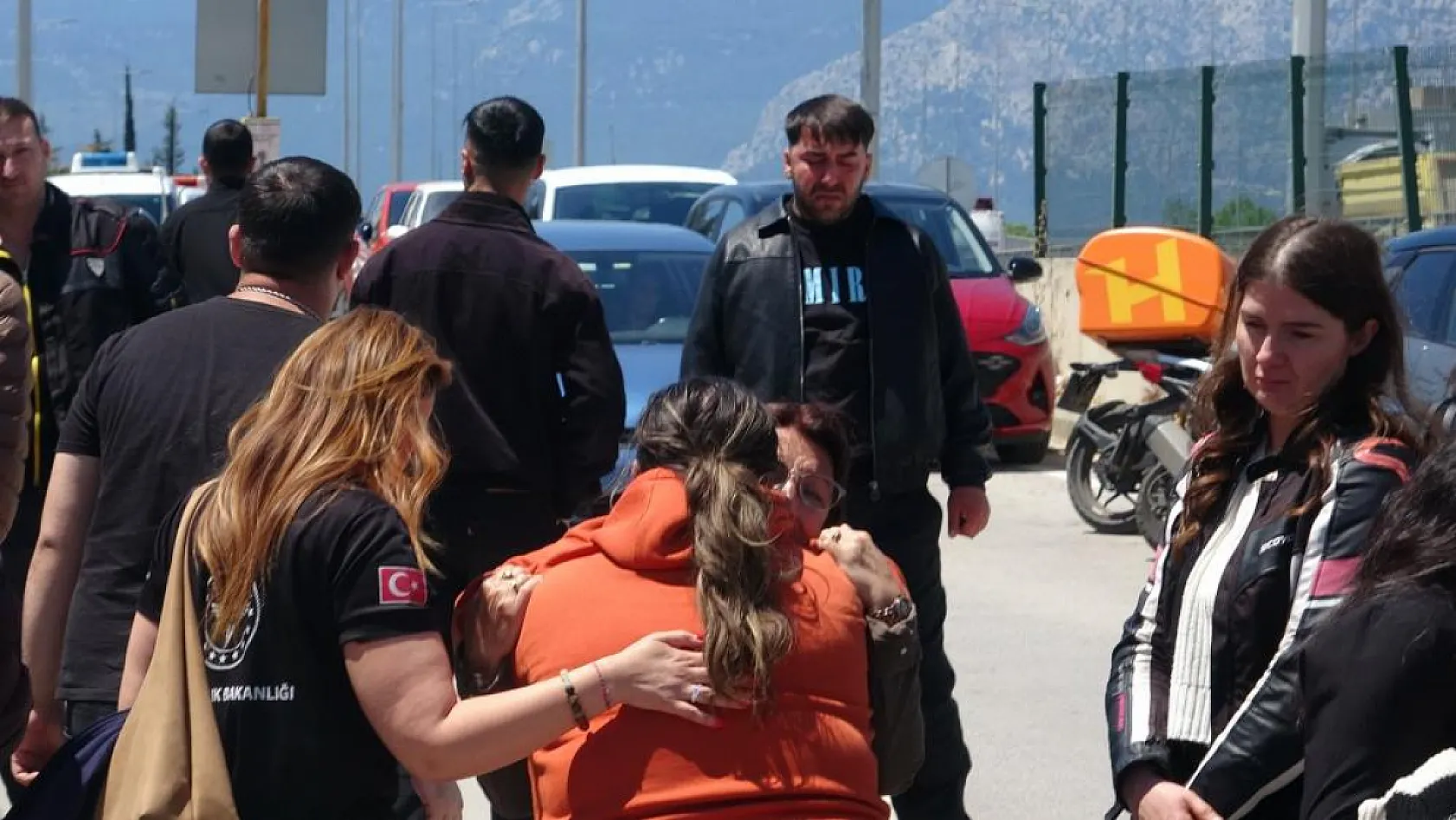 Antalya'da genç motokurye geçirdiği kazada hayatını kaybetti