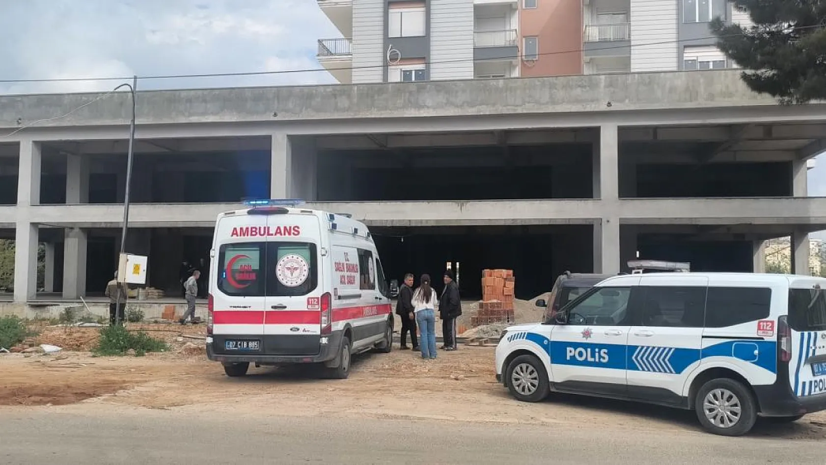 Antalya'da inşaat halindeki binada erkek cesedi bulundu