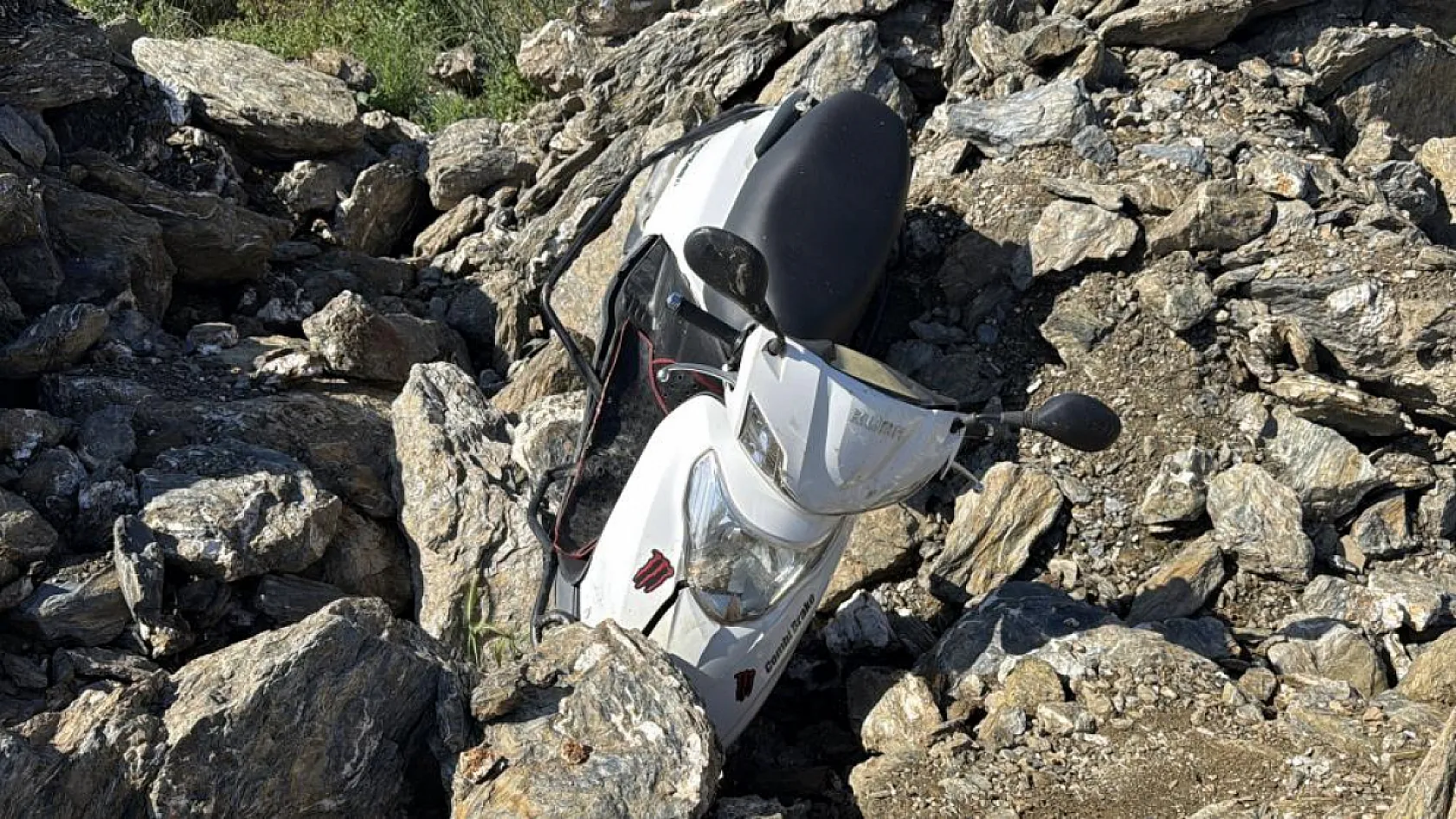 Antalya'da kayalık alanda kaza yapan motosikletin sürücüsü hayatını kaybetti
