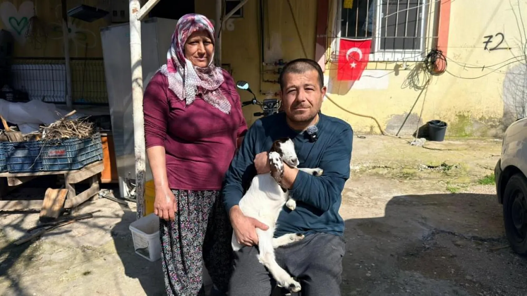 Antalya'da keçilerine olan sevgisini teknolojiyle birleştirdi, anbean onları izliyor