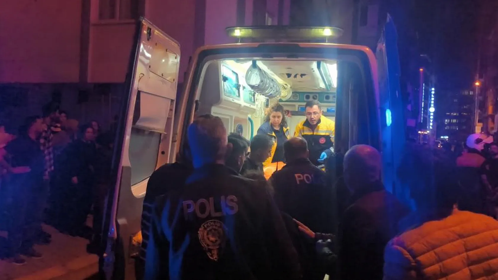 Antalya'da komşuların tartışması silahlı kavgaya dönüştü: 2 yaralı