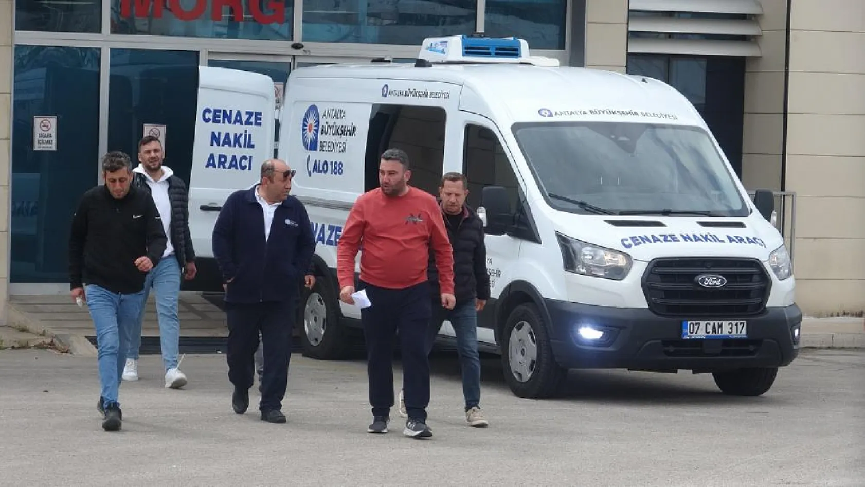 Antalya'da market tartışmasında cinayete kurban giden 19 yaşındaki gencin cenazesi morgdan alındı