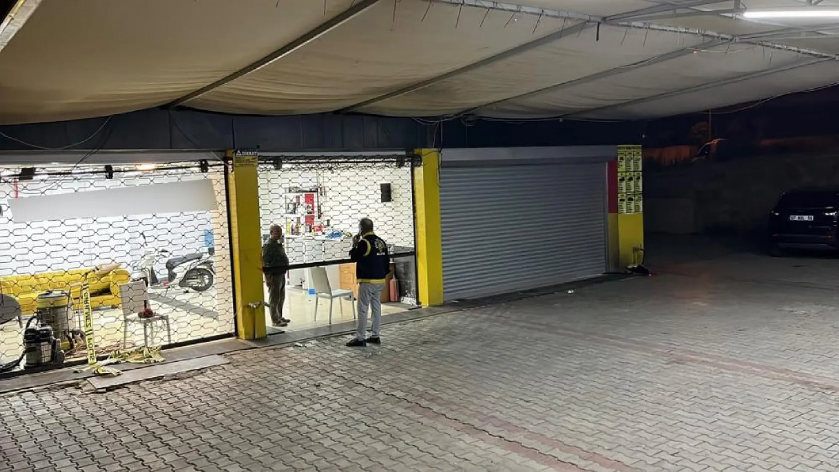 Antalya'da oto yıkamacıda silahlı kavga: 1 ölü, 2 yaralı