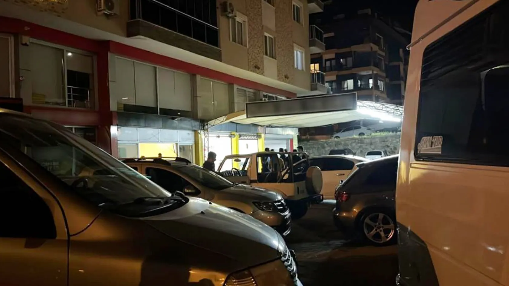 Antalya'da oto yıkamacıda silahlı kavga: 1 ölü, 2 yaralı