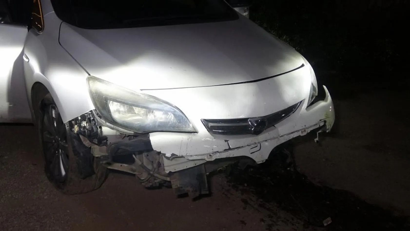 Antalya'da seyir halindeyken kriz geçirip bayıldı, faciadan dönüldü: 2 yaralı