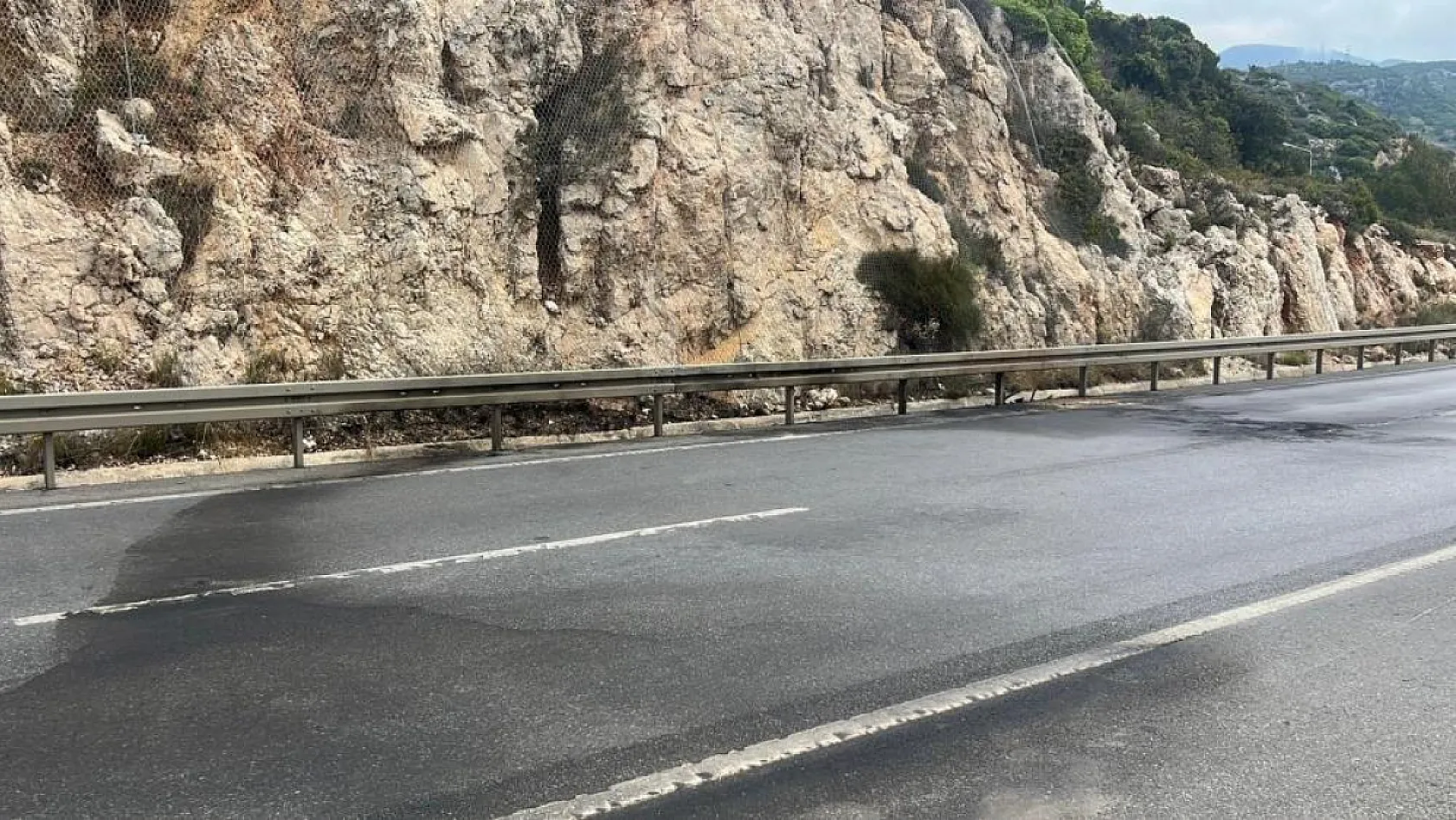 Antalya'da takla atan otomobil alev aldı: 2 ölü, 3 ağır yaralı