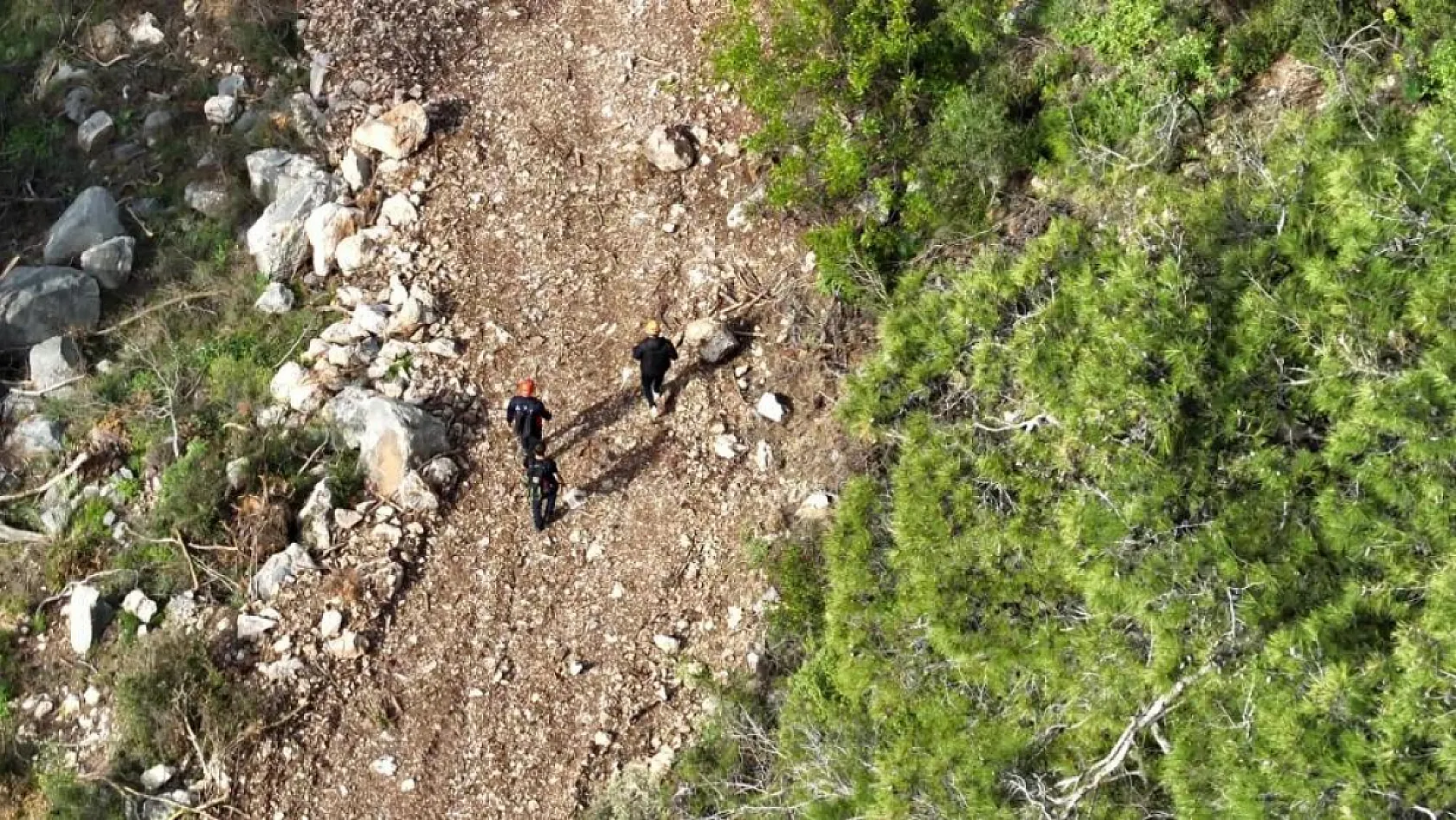 Antalya'da yürüyüşe çıktığı dağlık alanda kayboldu: AFAD ekiplerince dronla bulundu