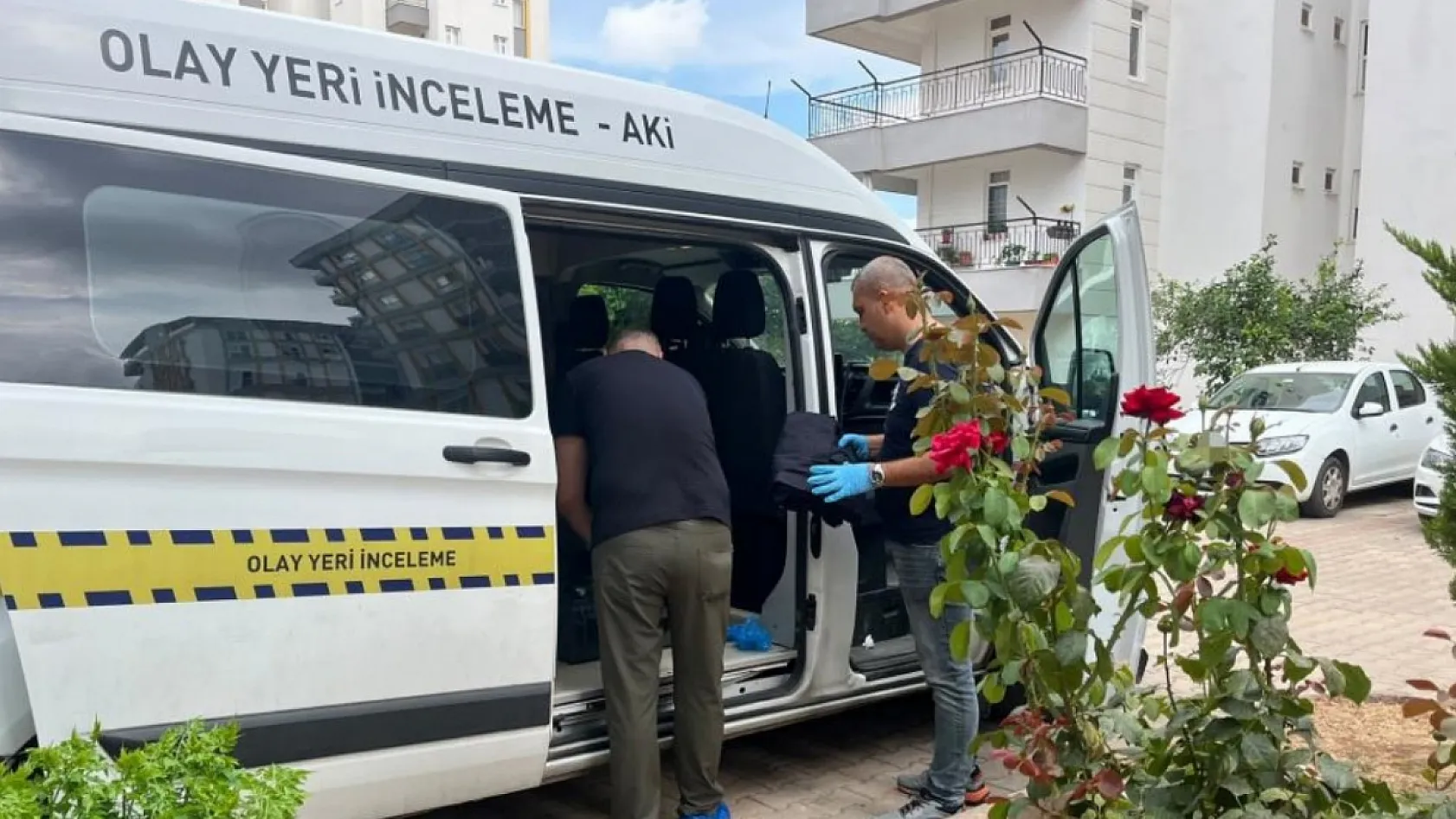 Antalya'da bir kadın evinde ölü bulundu