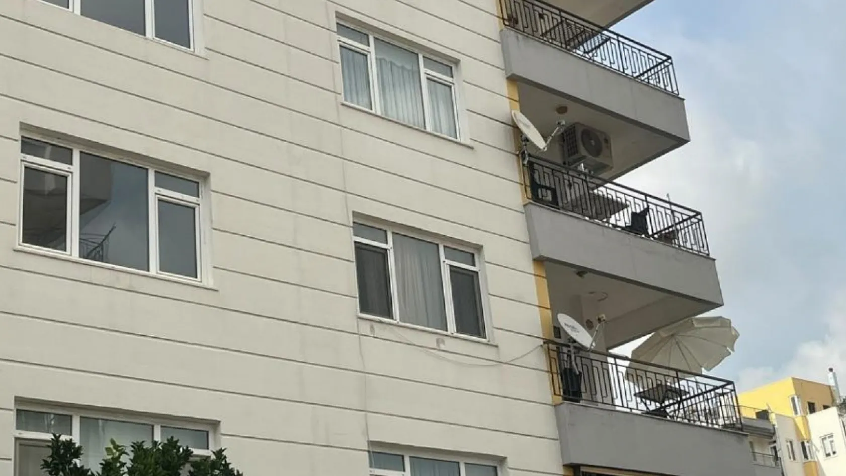 Antalya'da bir kadın evinde ölü bulundu