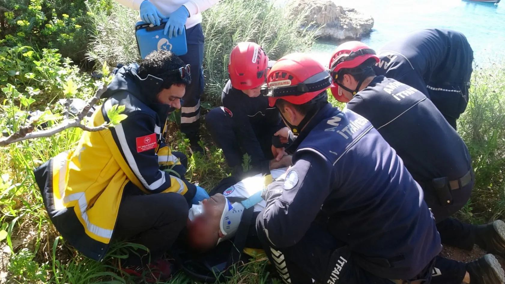 Antalya'da Falezlerden Düşen 41 Yaşındaki Vatandaş Kurtarıldı